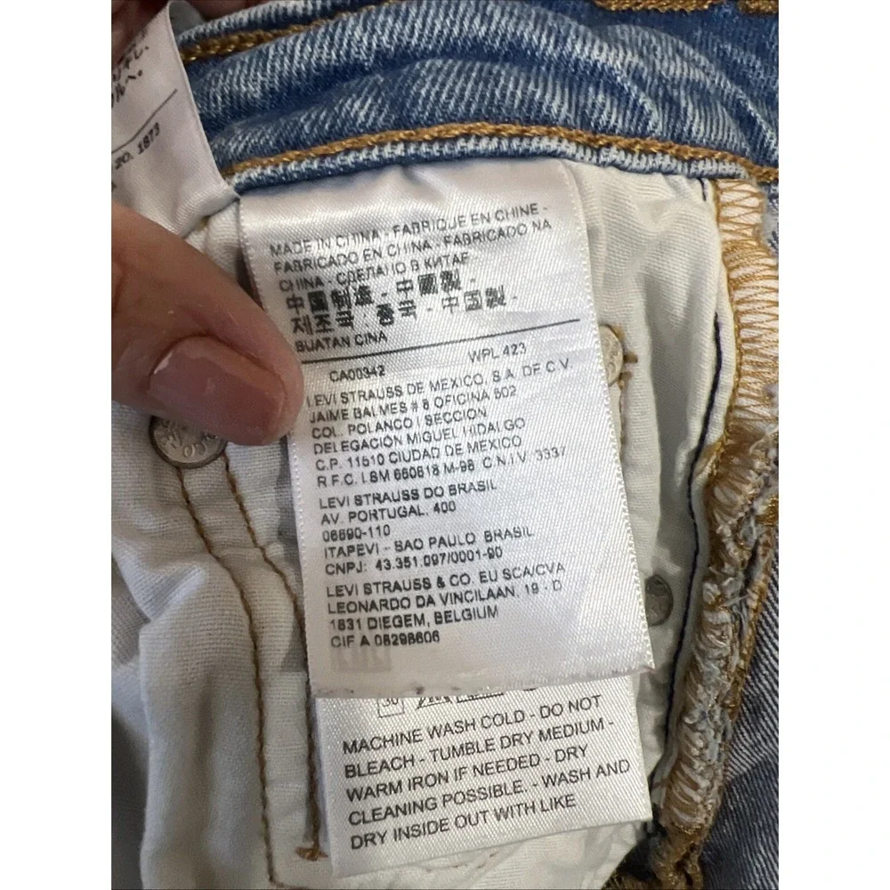 Levis ** please